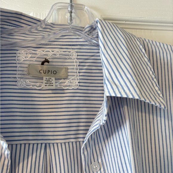 Cupio Blue and White Casual Button Down Shirt - Picture 2 of 6